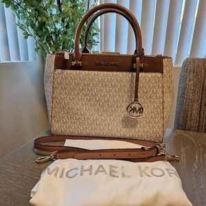 Michael kors vanilla large signature logo and leather bag